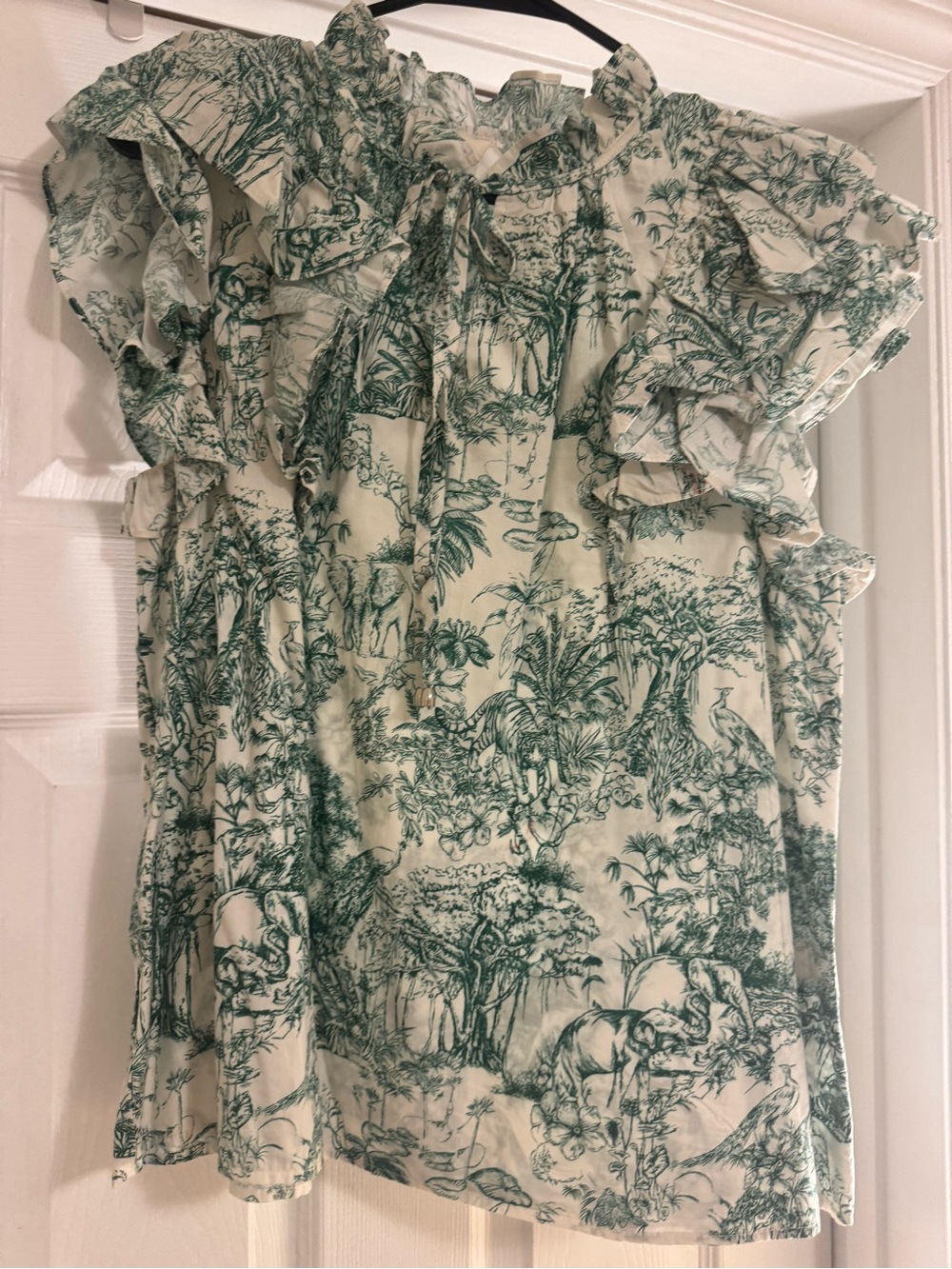 entro Green and Cream Ruffle Sleeve Jungle Print Dress